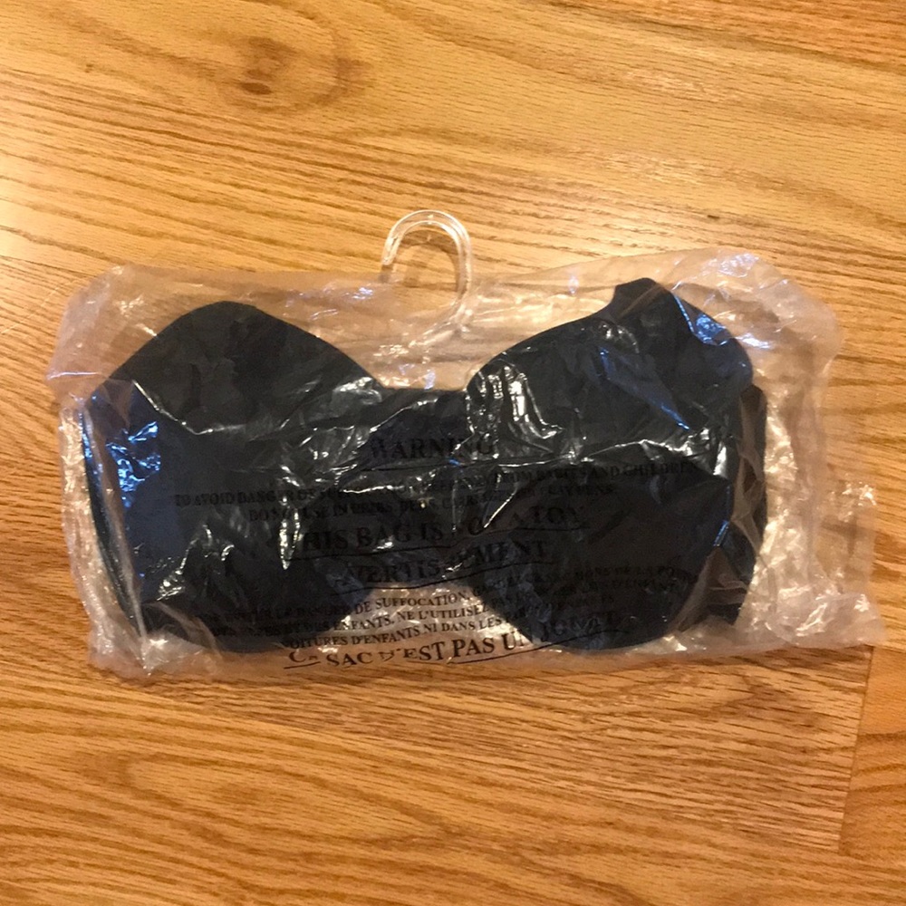 Black nursing bra